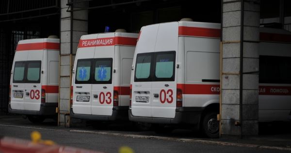 Более 400 ковид-зараженных петербуржцев попали в больницы за минувшие сутки