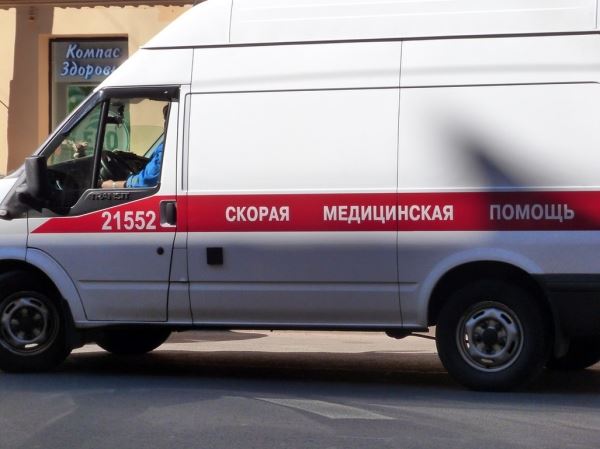Правительство Ленобласти отдаст медикам часть своего автопарка  из-за "омикрона"