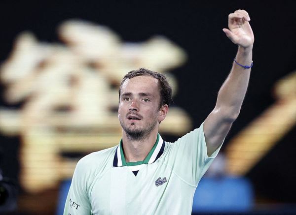 Великий камбэк на пути к «Шлему»: как Медведев вышел в полуфинал Australian Open